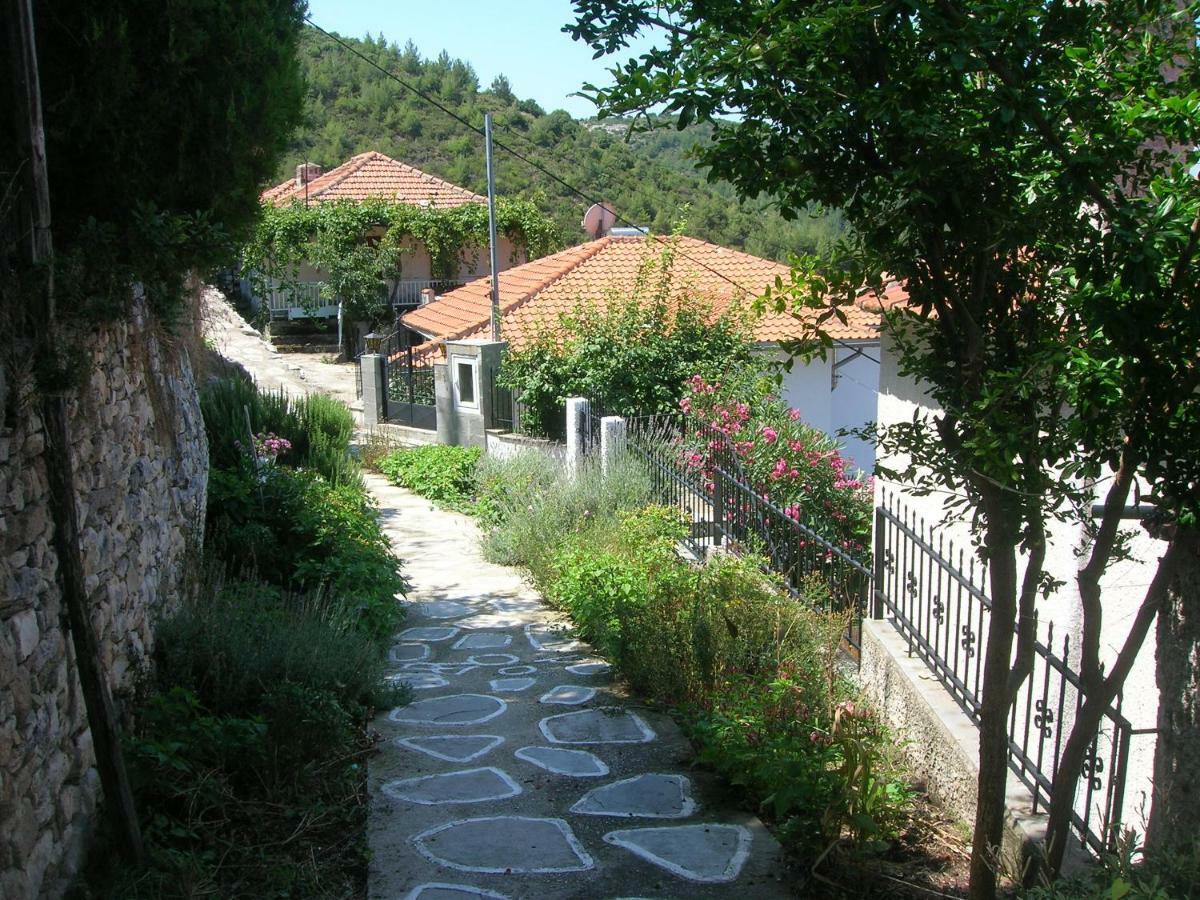 Athina'S House Guest House Skala Sotiros Exterior photo